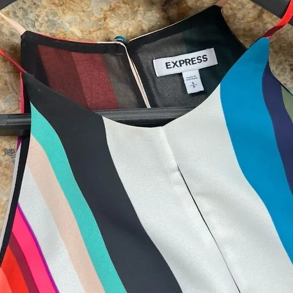 Express Top  - Picture 2 of 4